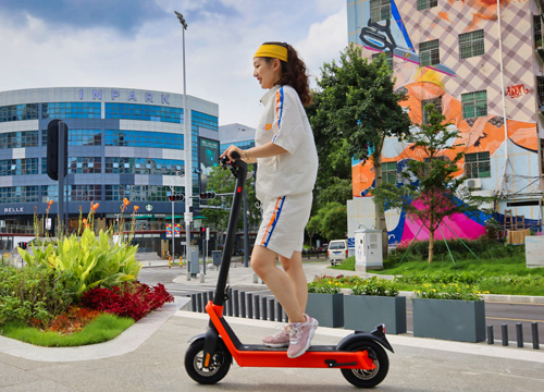 SUGGERIMENTI PER GUIDARE UN E-SCOOTER IN UNA NUOVA CITTÀ